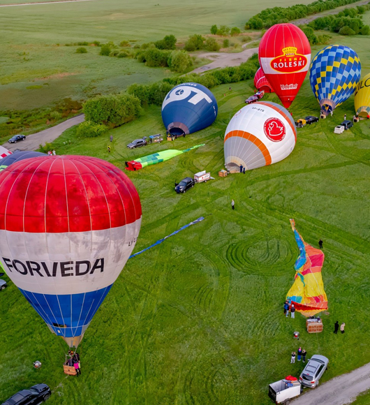 A quarter-century balloon tradition in the City of Glass